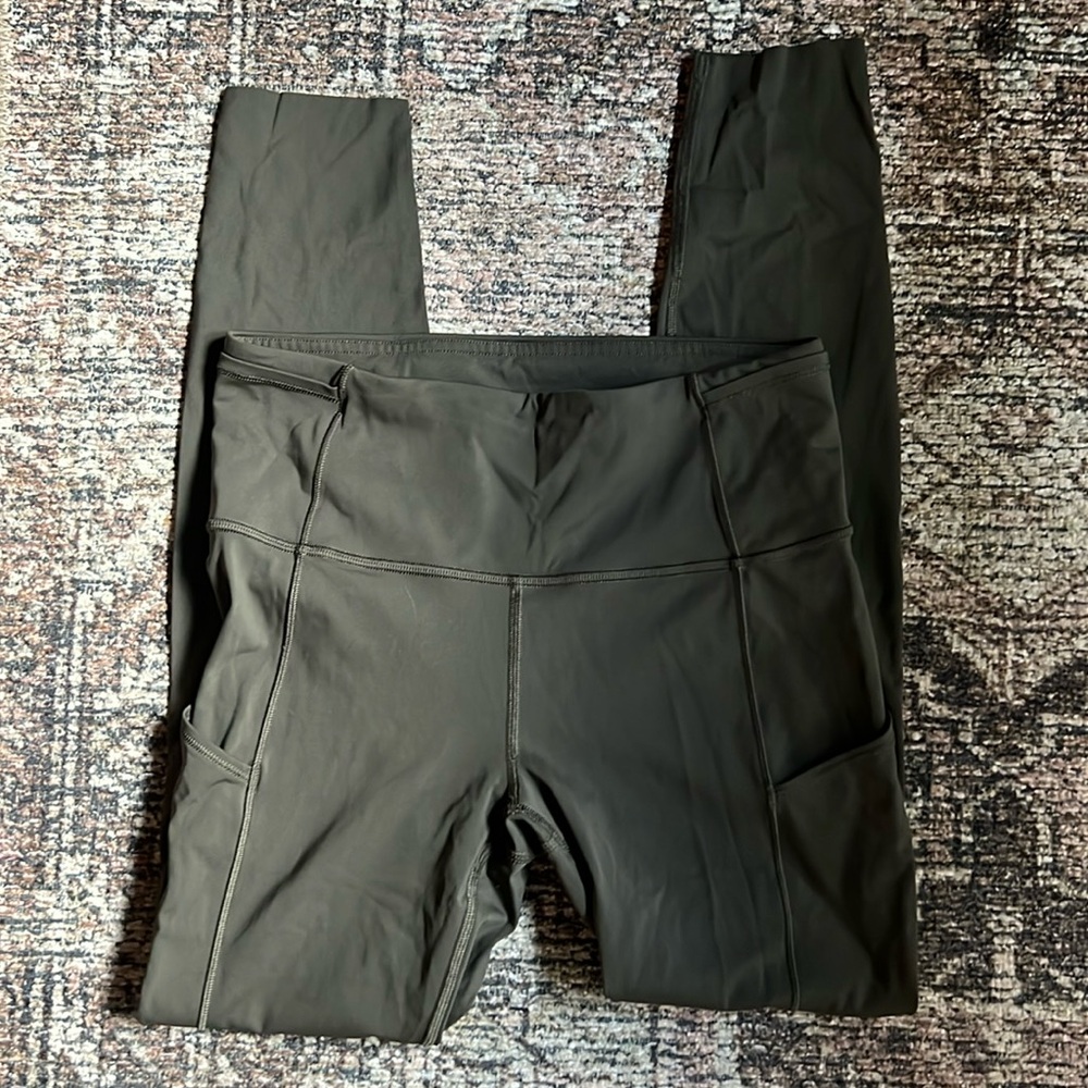 Lululemon size 6 leggings (fit smaller)